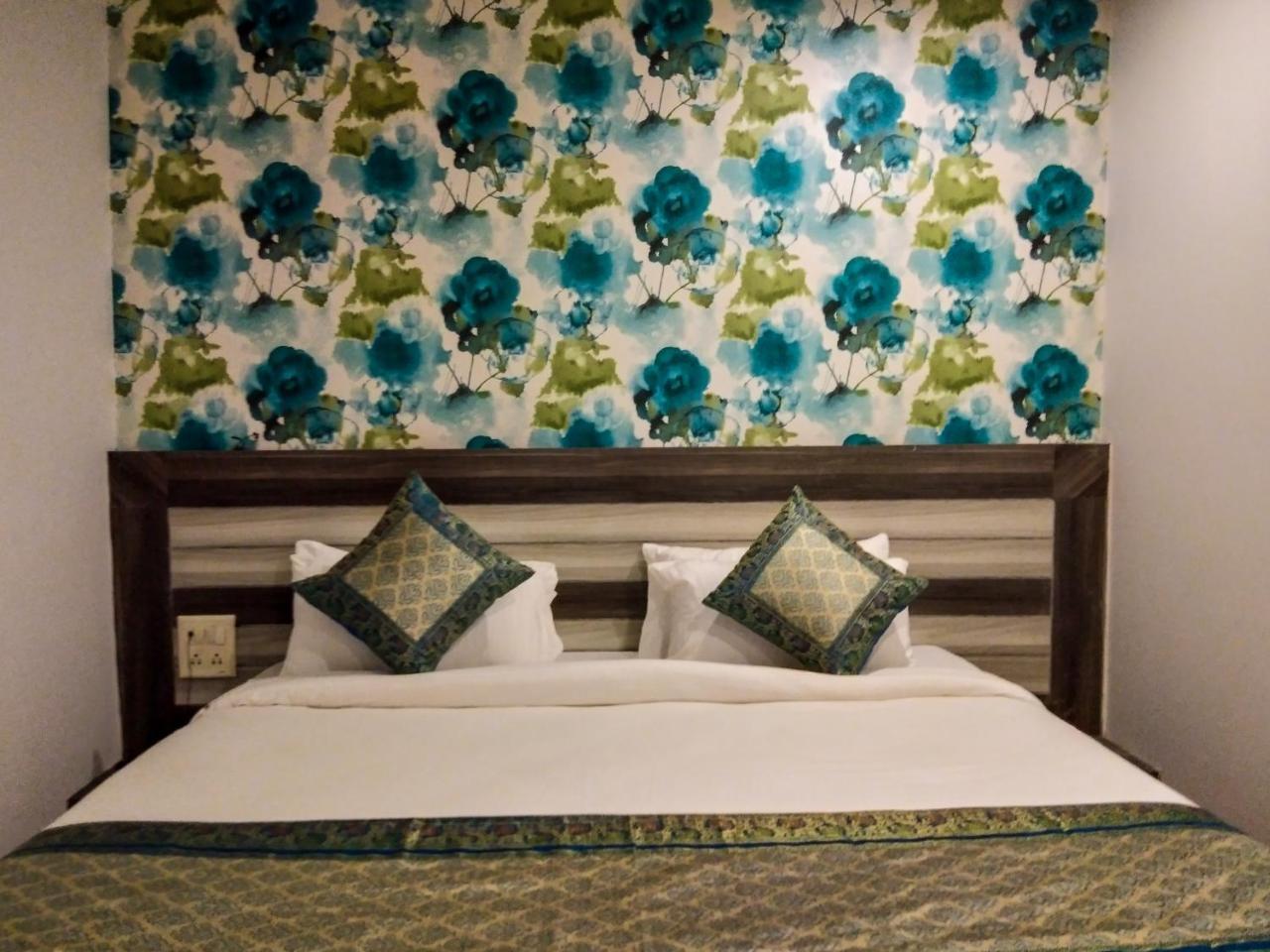 Dwivedi Hotels Hotel Elena Varanasi Luaran gambar