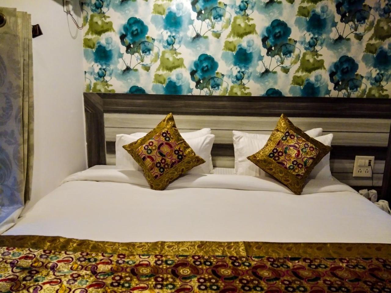 Dwivedi Hotels Hotel Elena Varanasi Luaran gambar