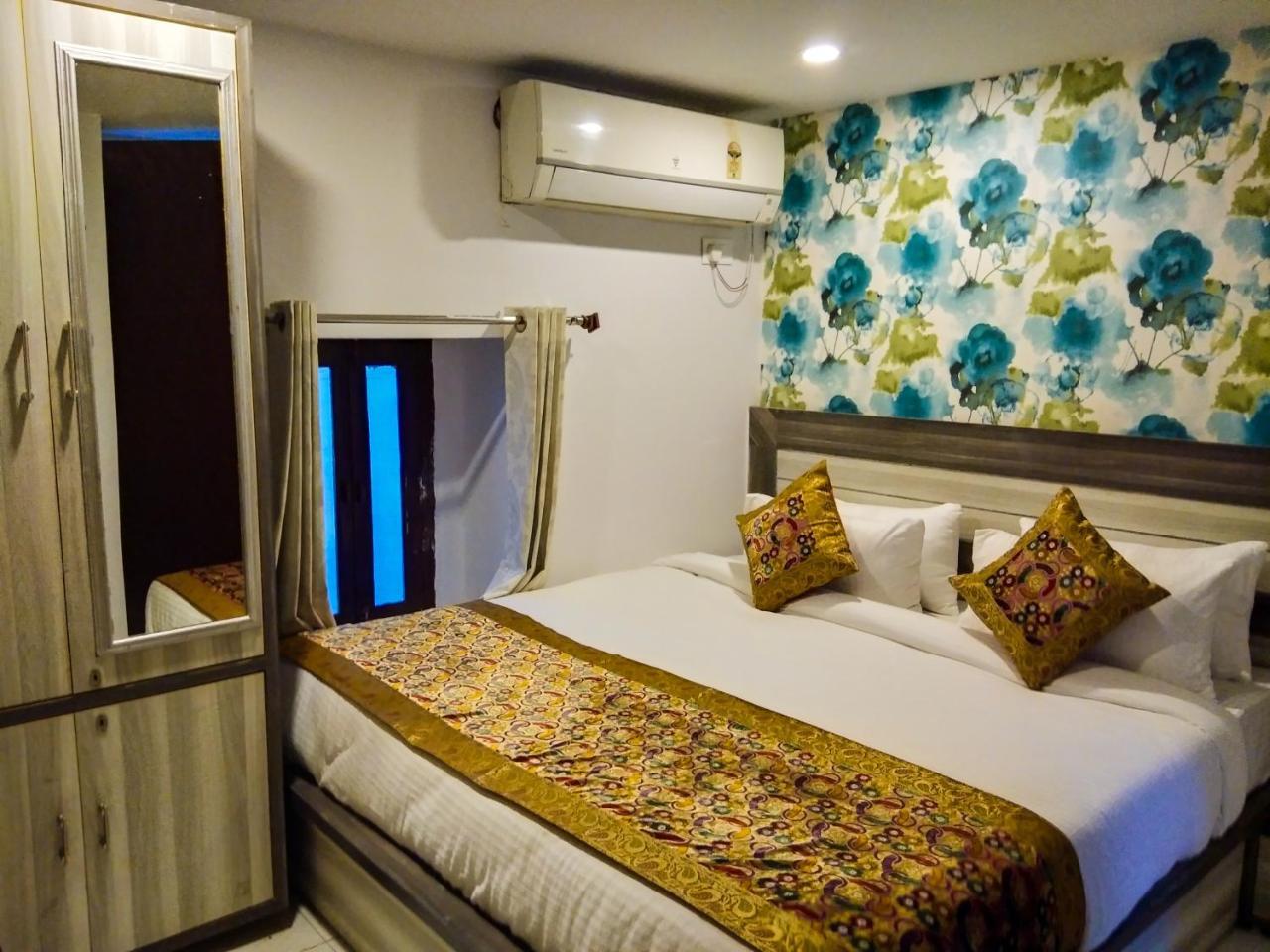 Dwivedi Hotels Hotel Elena Varanasi Luaran gambar