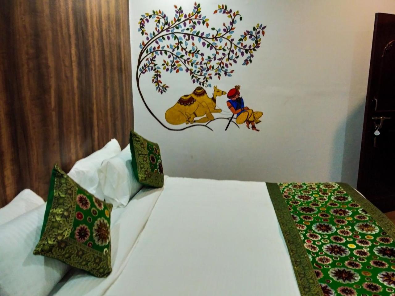 Dwivedi Hotels Hotel Elena Varanasi Luaran gambar