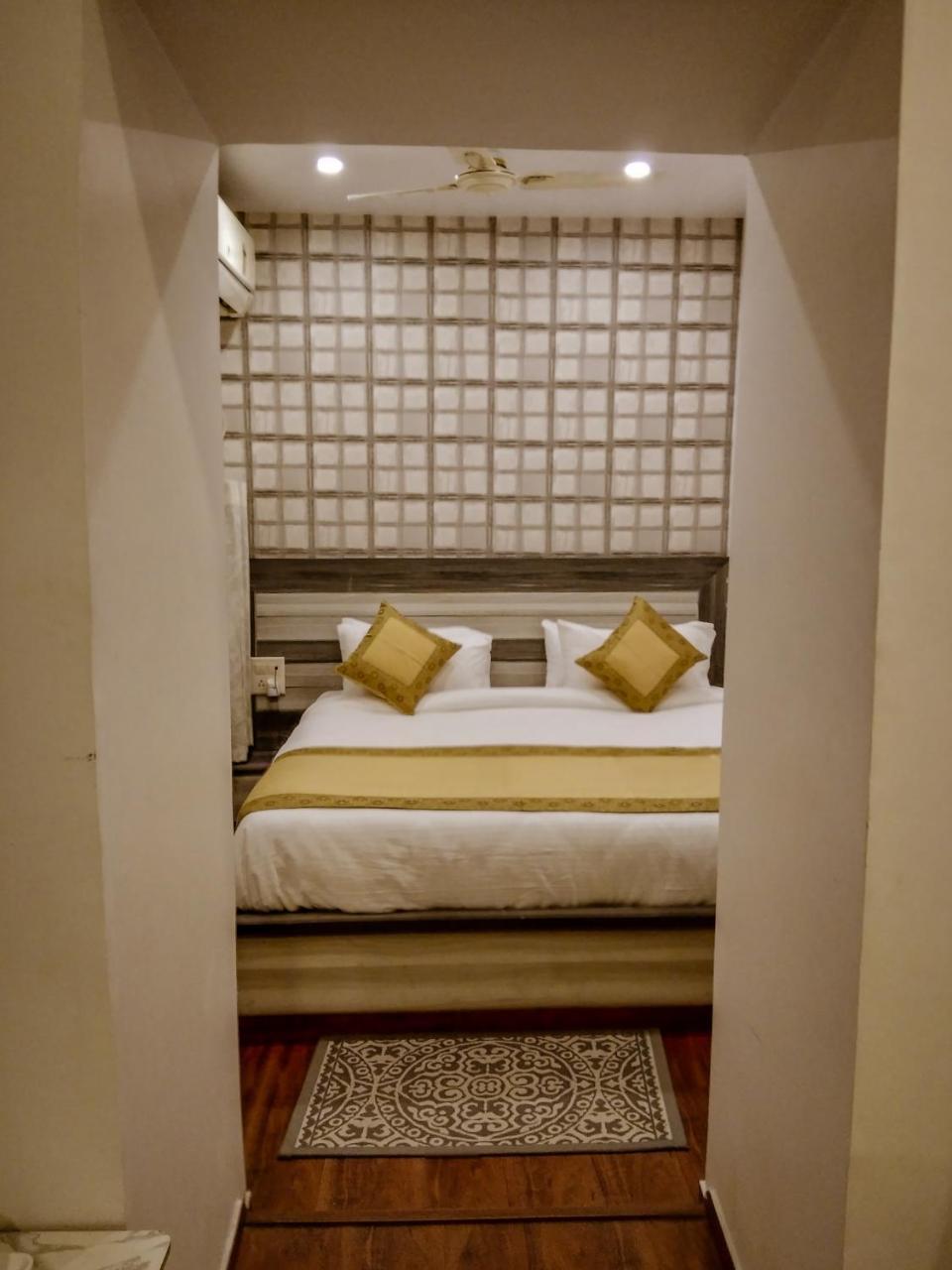 Dwivedi Hotels Hotel Elena Varanasi Luaran gambar