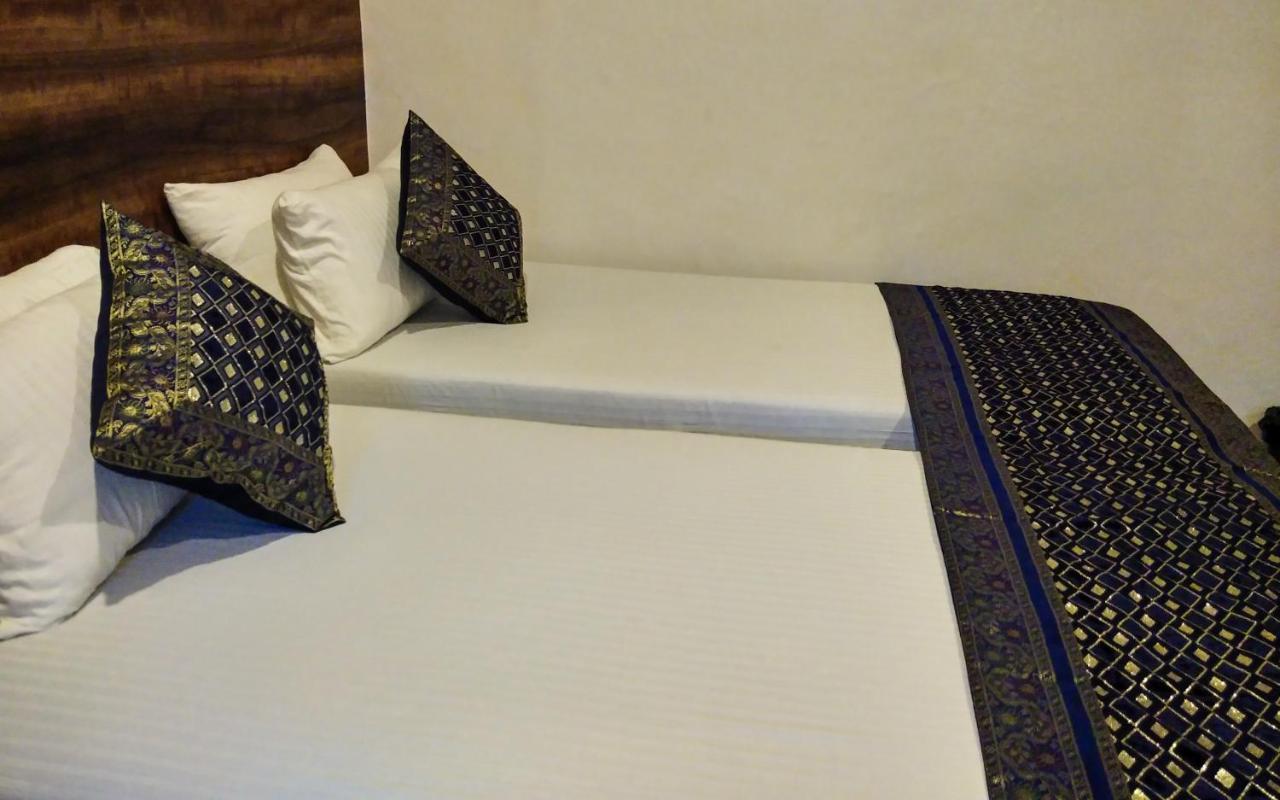 Dwivedi Hotels Hotel Elena Varanasi Luaran gambar