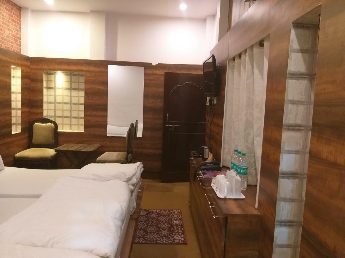 Dwivedi Hotels Hotel Elena Varanasi Luaran gambar