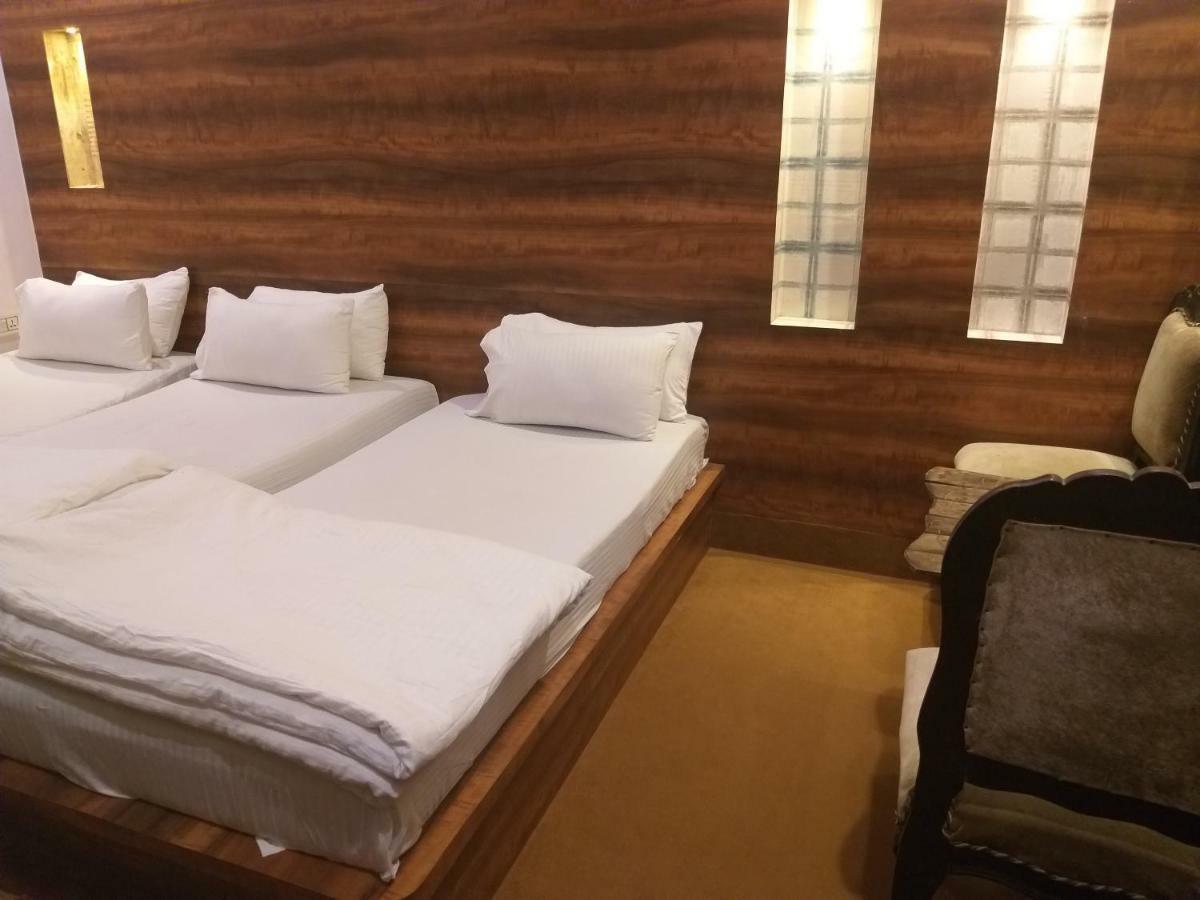 Dwivedi Hotels Hotel Elena Varanasi Luaran gambar