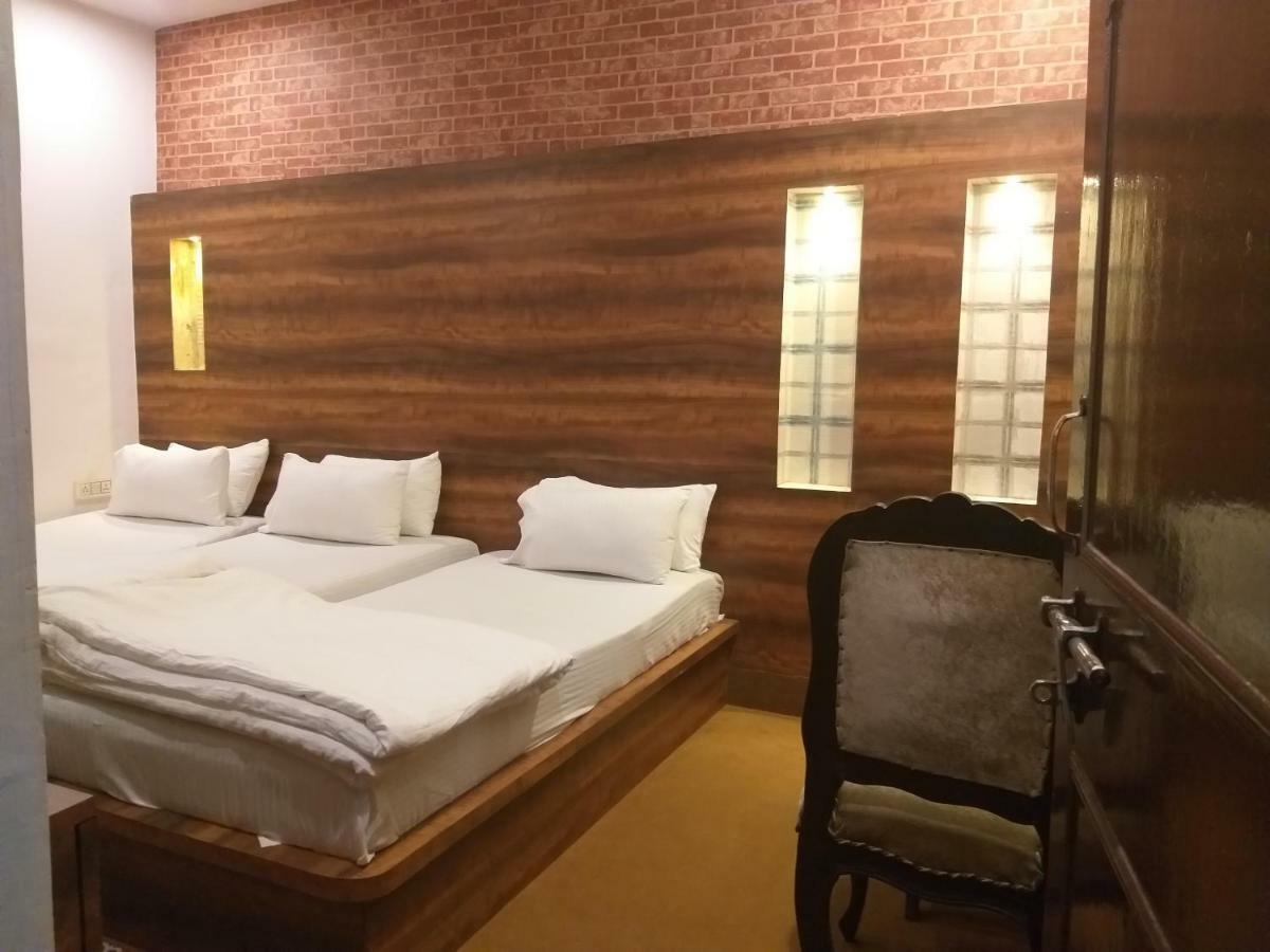 Dwivedi Hotels Hotel Elena Varanasi Luaran gambar